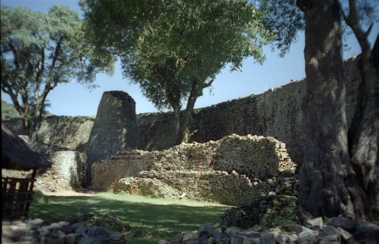 Picture of the Great Enclosure, part of the Great Zimbabwe ruins (courtesy of Wikimedia).